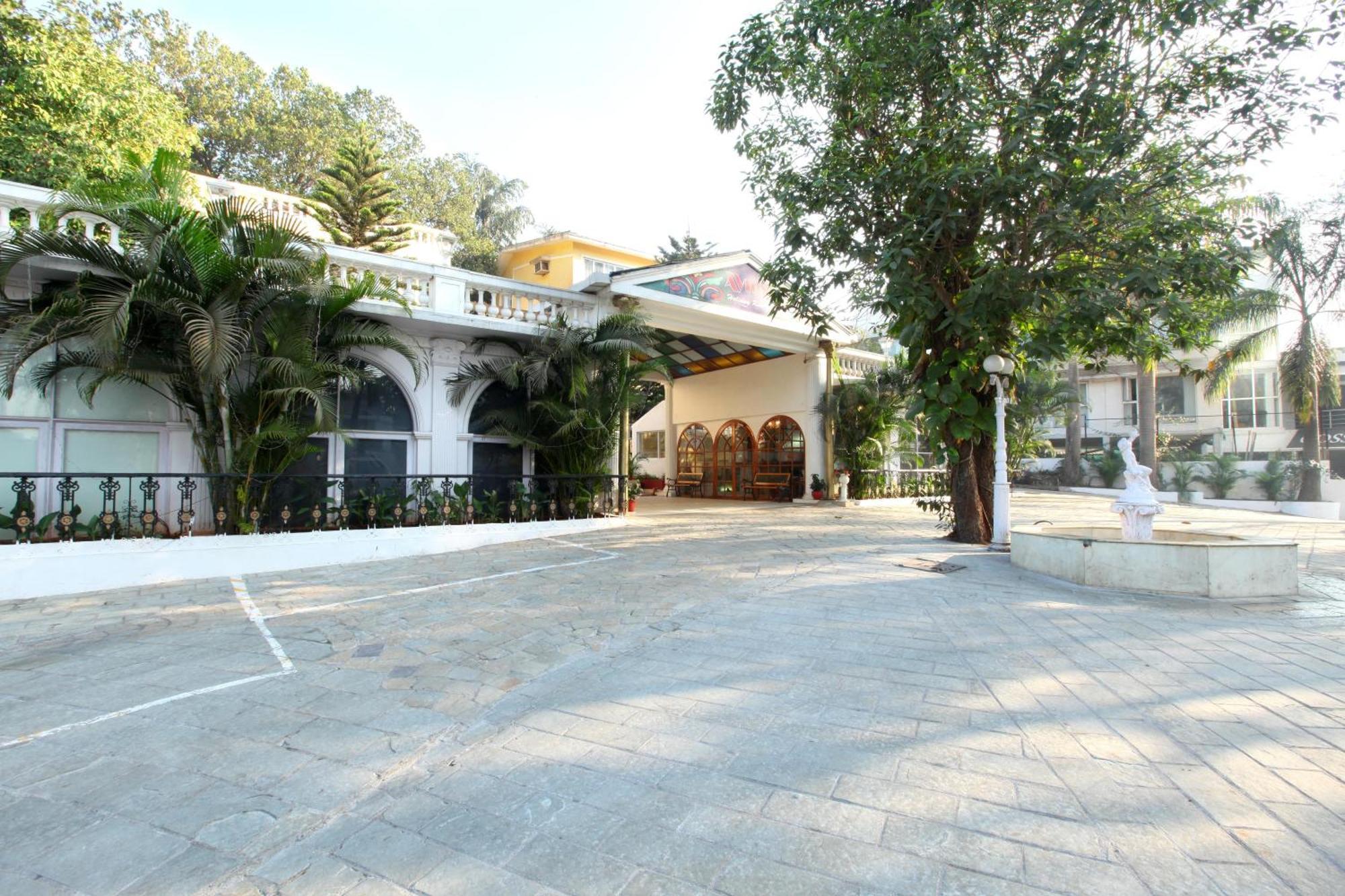 Avion Holiday Resort Lonavala Exterior photo