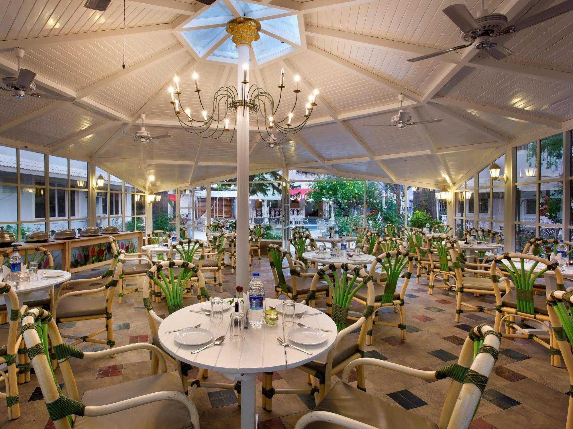 Avion Holiday Resort Lonavala Exterior photo